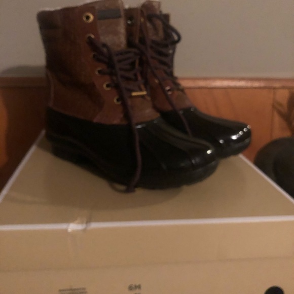 MICHAEL KORS Leather/Rubber Boots - Picture 6 of 11